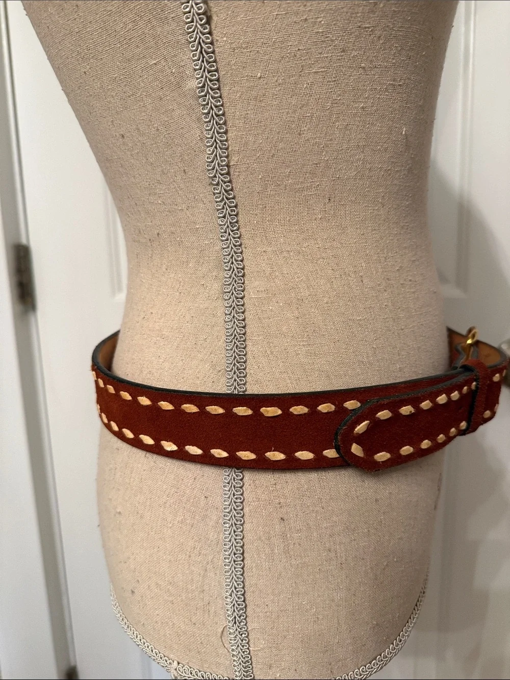JUSTIN Women’s Brown Suede Belt with Brass Buckle Top Grain Cowhide size 35 USA